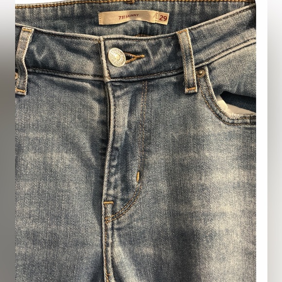 Levi’s Distressed Skiny Jeans, Women’s Size 29 - Picture 3 of 3
